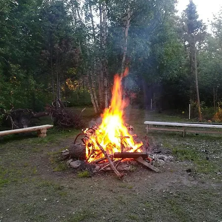 Jaaguranna Lillelaager 酒店 Tostamaa